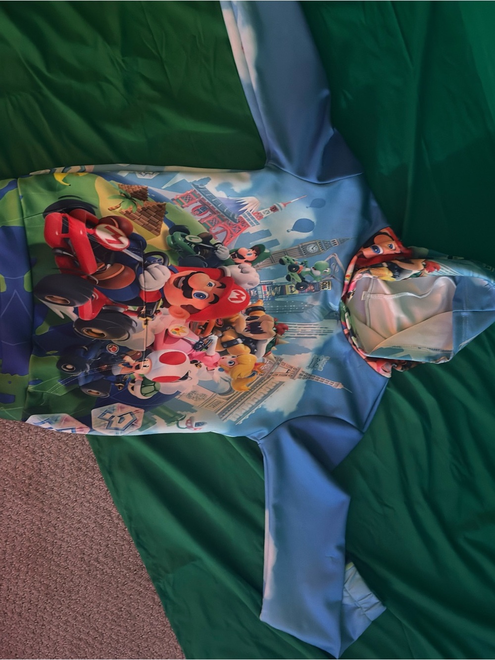 Jumbo Super Mario 48 in/4 ft. Plush toy with amiibo, and extra toys, and hoodie - Picture 3 of 11